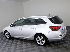 Opel Astra Sports Tourer 1.4 103kW (4 foto / 7)