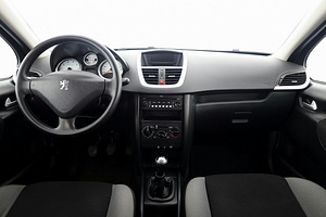 Peugeot 207 Elegance 1.4 70kW (5 foto / 7)