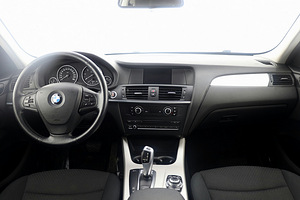 BMW X3 Business ATM 2.0 D 135kW (5 foto / 9)