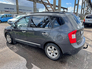 Kia Carens Comfort ATM 2.0 CRD 103kW (4 foto / 8)