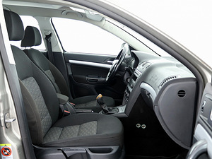 Skoda Octavia Comfortline 4x4 2.0 TDI 103kW (6 foto / 7)