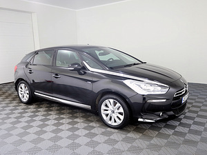 Citroen DS5 Exclusive Hybrid 4x4 ATM 2.0 HDi 120kW (1 foto / 9)