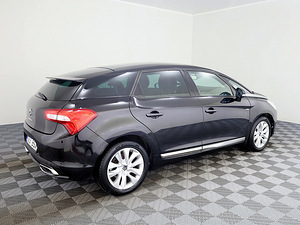 Citroen DS5 Exclusive Hybrid 4x4 ATM 2.0 HDi 120kW (3 foto / 9)