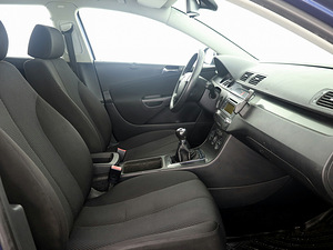 Volkswagen Passat Comfortline 1.6 85kW (6 foto / 7)