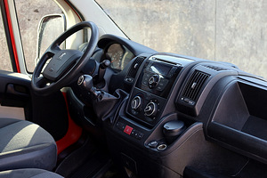 Peugeot Boxer Facelift 2.2 HDI 88kW (5 foto / 8)