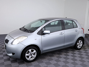 Toyota Yaris Linea Sol 1.4 D-4D 66kW (2 foto / 8)