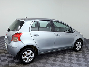 Toyota Yaris Linea Sol 1.4 D-4D 66kW (3 foto / 8)