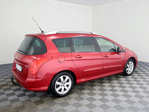 Peugeot 308 Facelift 1.6 88kW (3 foto / 8)
