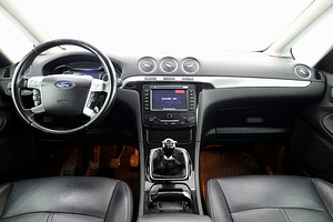 Ford S-MAX Luxury Facelift 2.0 TDCi 100kW (5 foto / 7)