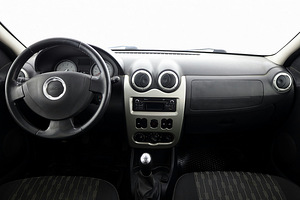 Dacia Logan Facelift 1.6 77kW (5 foto / 8)