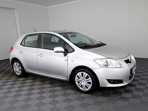 Toyota Auris Linea Sol 1.6 91kW (1 foto / 8)