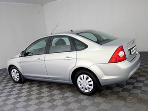 Ford Focus Facelift 1.6 74kW (4 foto / 7)