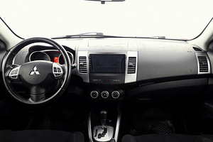 Mitsubishi Outlander Comfort ATM 2.4 125kW (5 foto / 8)