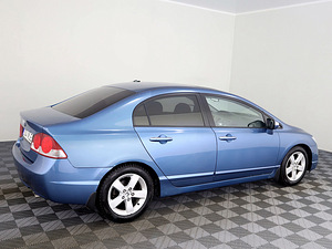 Honda Civic Elegance ATM 1.8 103kW (3 foto / 7)