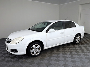 Opel Vectra Cosmo Facelift 2.2 114kW (2 foto / 7)