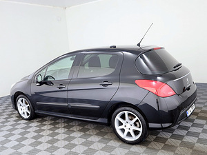 Peugeot 308 Elegance Facelift 1.6 88kW (4 foto / 7)