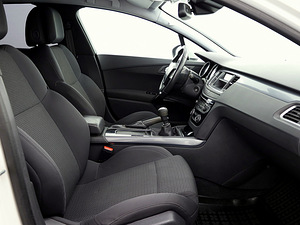 Peugeot 508 Elegance 1.6 115kW (6 foto / 8)