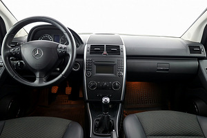 Mercedes-Benz A 160 Avantgarde Facelift 1.5 70kW (5 foto / 8)