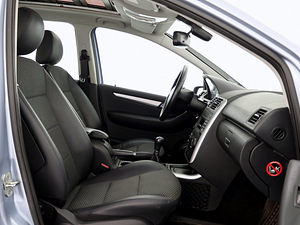 Mercedes-Benz A 160 Avantgarde Facelift 1.5 70kW (6 foto / 8)