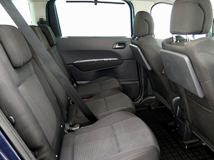 Peugeot 5008 Elegance 1.6 HDi 80kW (7 foto / 7)