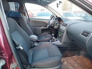 Ford Mondeo Facelift 1.8 81kW (6 foto / 7)