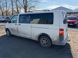 Volkswagen Transporter Comfortline 2.5 TDI 96kW (4 foto / 8)