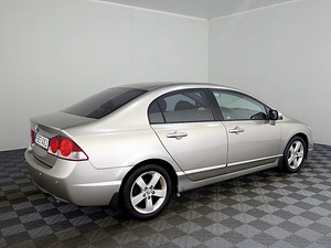 Honda Civic Elegance ATM 1.8 103kW (3 foto / 7)