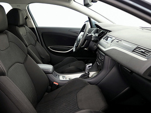 Citroen C5 Elegance Facelift ATM 1.6 115kW (6 foto / 8)