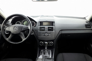 Mercedes-Benz C 220 Elegance ATM 2.1 CDI 125kW (5 foto / 7)