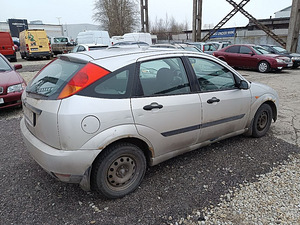 Ford Focus Comfort 1.4 55kW (3 foto / 7)