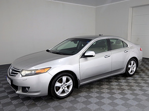 Honda Accord Elegance 2.0 115kW (2 foto / 8)