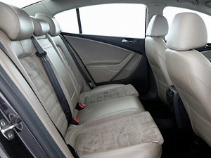 Volkswagen Passat Highline ATM 2.0 110kW (7 foto / 7)