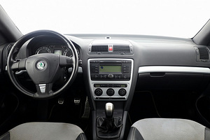 Skoda Octavia VRS 2.0 TDI 125kW (5 foto / 8)