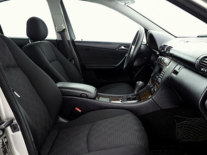 Mercedes-Benz C 180 Classic Facelift ATM 1.8 105kW (6 foto / 8)