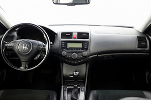 Honda Accord Luxury Facelift ATM 2.0 114kW (5 foto / 7)