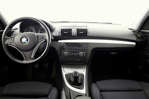BMW 118 Sportpakett 2.0 D 105kW (5 foto / 7)