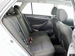 Toyota Avensis Linea Sol Facelift 2.0 108kW (7 foto / 8)