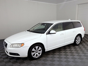 Volvo V70 Summum Facelift ATM 2.4 D5 136kW (2 foto / 7)