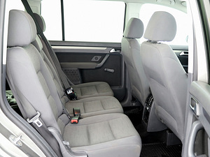 Volkswagen Touran Comfortline Facelift 1.9 TDI 66kW (7 foto / 7)