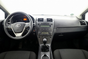 Toyota Avensis Linea Sol 2.2 D-CAT 130kW (5 foto / 8)