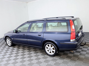 Volvo V70 Summum ATM 2.4 D5 120kW (4 foto / 7)