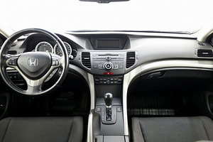 Honda Accord Elegance ATM 2.0 115kW (5 foto / 8)