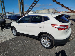 Nissan Qashqai Tekna ATM 1.2 85kW (4 foto / 7)