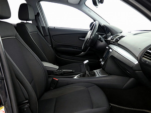 BMW 118 Business Facelift 2.0 D 105kW (6 foto / 8)