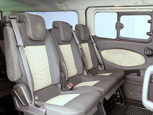 Ford Tourneo Custom Long Passenger 2.2 TDCi 92kW (7 foto / 8)