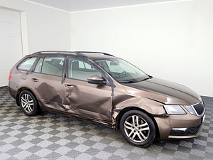 Skoda Octavia Comfortline ATM 1.5 96kW (1 foto / 7)