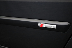 Audi A4 S-line 2.0 TDI 125kW (9 foto / 9)