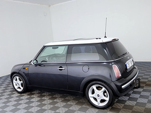 MINI Cooper Comfort 1.6 85kW (4 foto / 9)