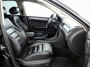 Audi A6 Sportline 1.9 TDI 96kW (6 foto / 8)