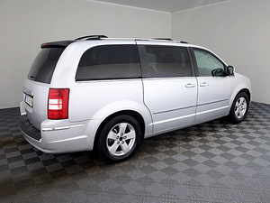 Chrysler Grand Voyager Limited ATM 2.8 CRD 120kW (3 foto / 9)